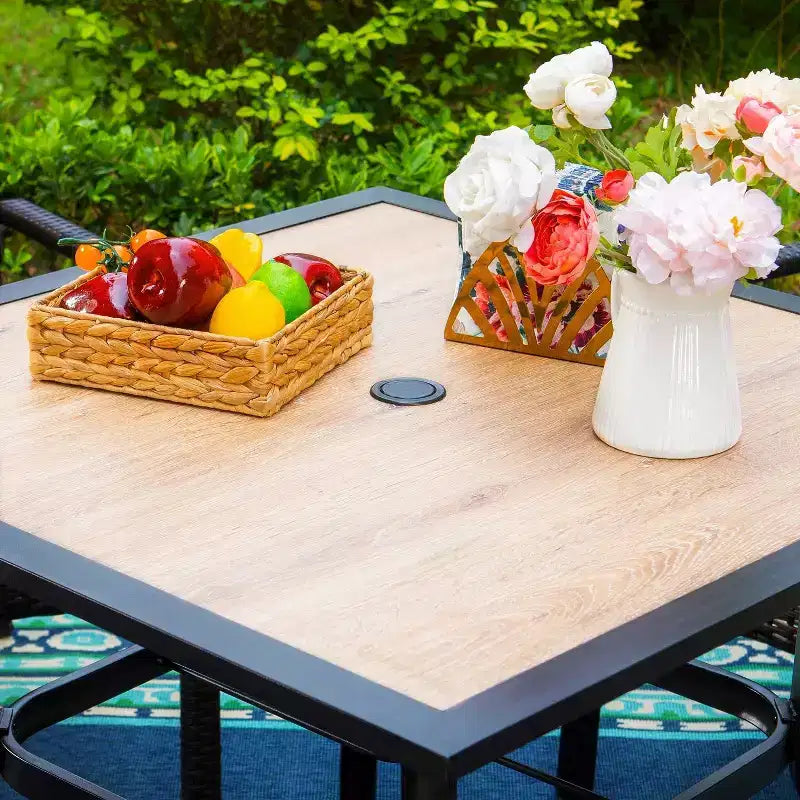 Table et chaises en métal 5 pièces pour patio avec motif en losanges - Captiva Designs