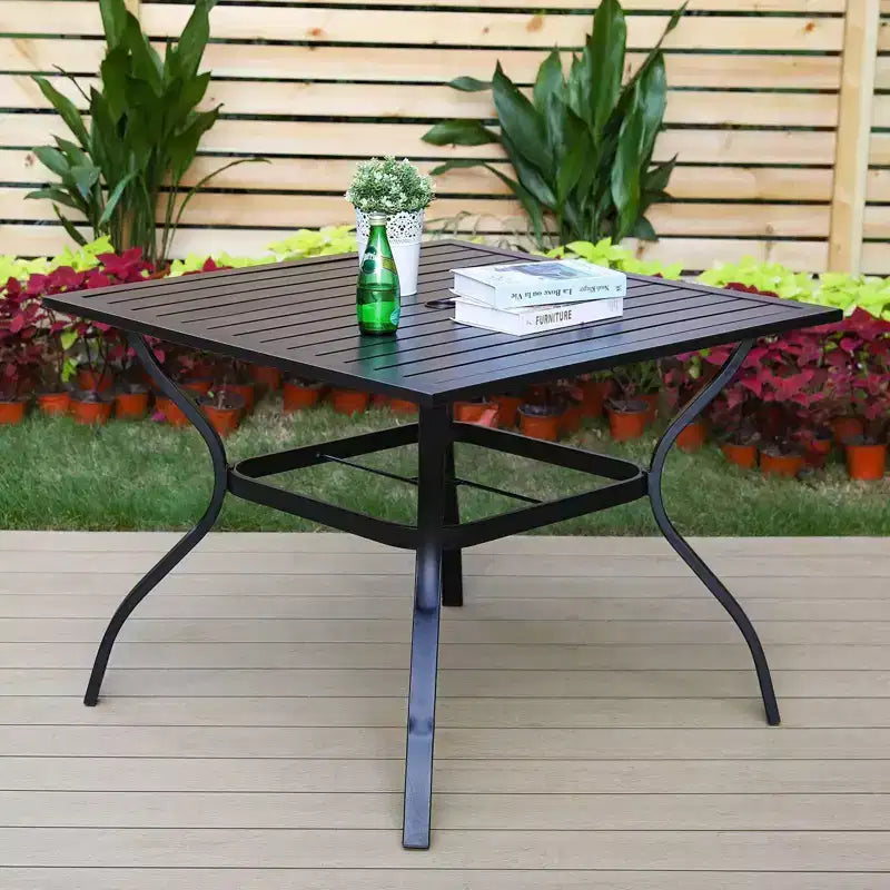 Set da patio da 5 pezzi con tavolo in metallo da 37" e sedie a braccioli girevoli - Captiva Designs