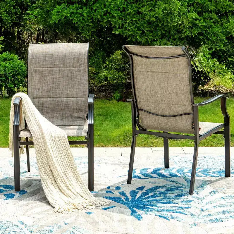 Ensemble de salle à manger d'extérieur 7 pièces Captiva Designs avec plateau imitation bois et chaises de jardin rembourrées en métal