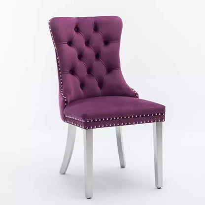 Set di 2 sedie da pranzo contemporanee imbottite in velluto grigio trapuntato in legno massello con gambe placcate in acciaio inossidabile cromato e finiture con borchie