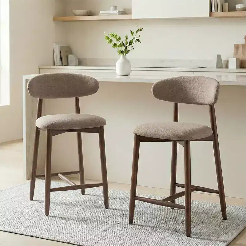 Lot de 2/4/6 tabourets de bar rembourrés Ora Maison à hauteur de comptoir avec tissu et finition noyer
