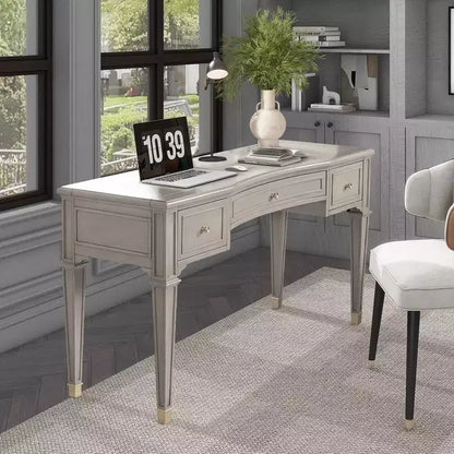 Scrivania direzionale in legno a 3 cassetti Dauphin 55 di Jennifer Taylor Home
