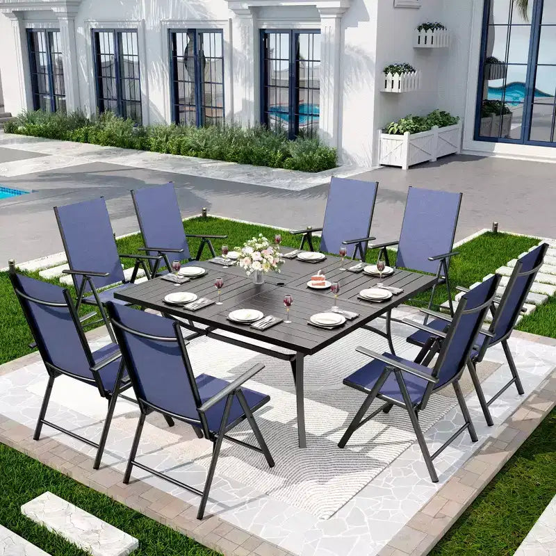 Captiva Designs Ensemble 9 pièces Table carrée spacieuse à lattes en métal avec trou pour parasol et chaises pliantes inclinables en textilène