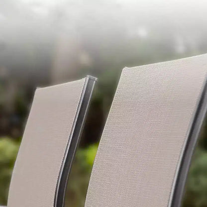 Captiva Designs Tavolo Quadrato in Metallo con Piano a Doghe Ampio e Foro per Ombrellone e Sedie Fisse da Pranzo in Textilene, Set da 9 Pezzi