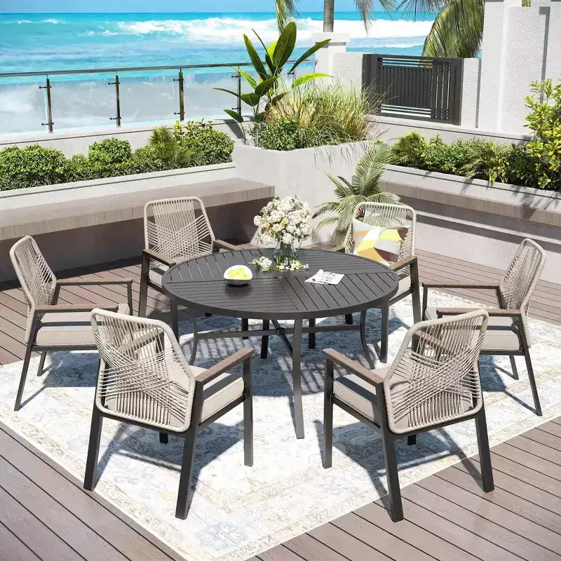 Captiva Designs Ensemble de salle à manger de patio 7 pièces, table en acier à lattes et chaises en rotin beige avec coussins