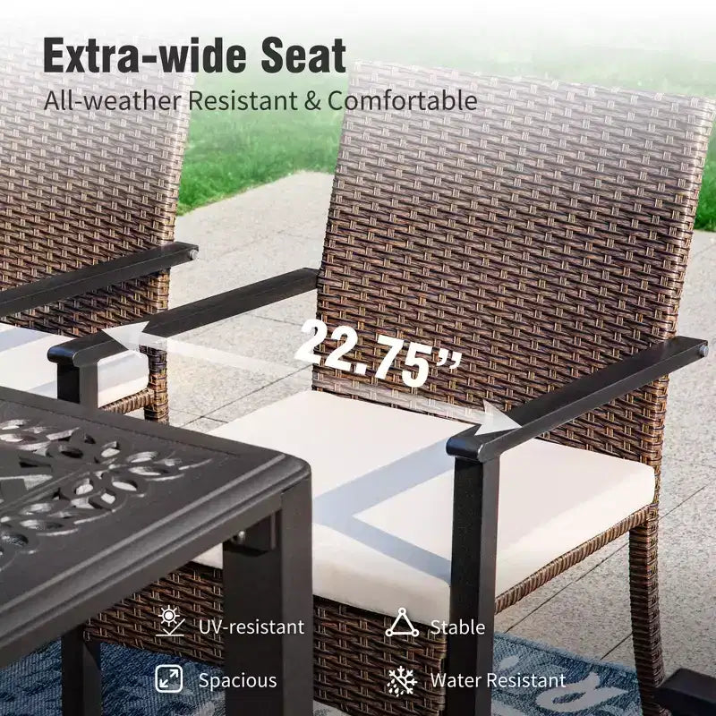 Table de salle à manger d'extérieur Captiva Designs 7 pièces en acier noir avec trou pour parasol et chaises en rotin avec accoudoirs rembourrés