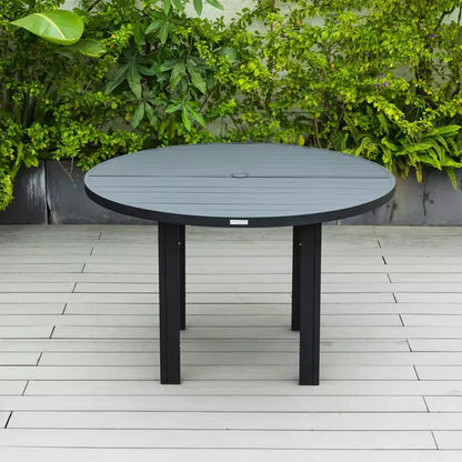 Ensemble de salle à manger d'extérieur 5 pièces LeisureMod Chelsea, table à manger ronde en aluminium de 48 pouces et 4 fauteuils de salle à manger