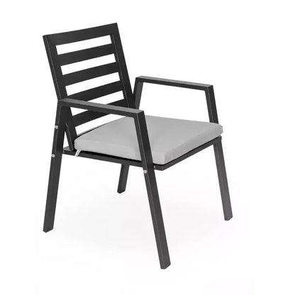 Ensemble de salle à manger d'extérieur 5 pièces LeisureMod Chelsea, table à manger ronde en aluminium de 48 pouces et 4 fauteuils de salle à manger