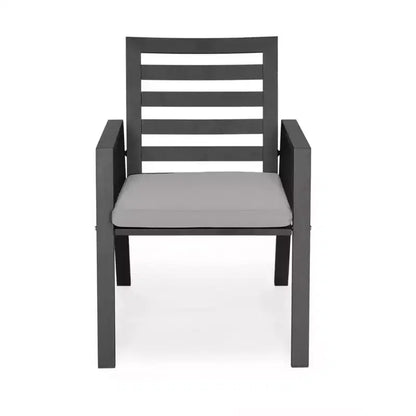 Ensemble de salle à manger d'extérieur 5 pièces LeisureMod Chelsea, table à manger ronde en aluminium de 48 pouces et 4 fauteuils de salle à manger