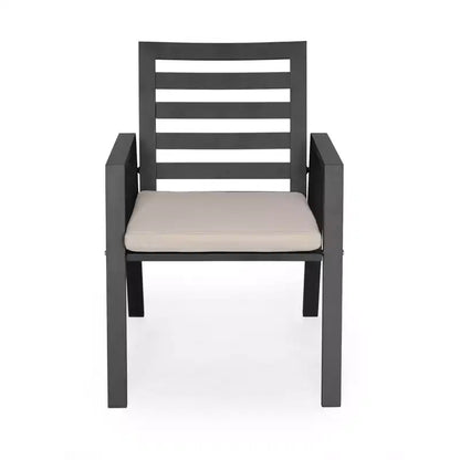 Ensemble de salle à manger d'extérieur 5 pièces LeisureMod Chelsea, table à manger ronde en aluminium de 48 pouces et 4 fauteuils de salle à manger