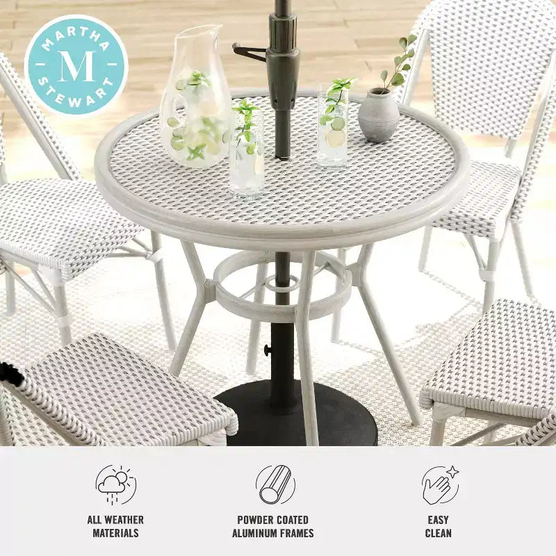 Table de salle à manger de bistrot intérieure/extérieure Lily Pond de Martha Stewart avec 4 chaises de bistrot empilables