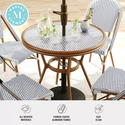 Table de salle à manger de bistrot intérieure/extérieure Lily Pond de Martha Stewart avec 4 chaises de bistrot empilables
