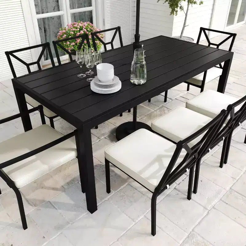 Ensemble de salle à manger d'extérieur 9 pièces Martha Stewart avec 8 chaises empilables et table de 71 pouces, en acier noir