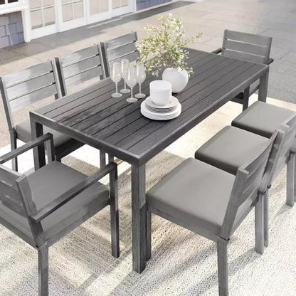 Ensemble de salle à manger d'extérieur Martha Stewart Bedford avec table de 180 cm et 8 chaises avec finition en aluminium brossé aspect bois et coussins résistants aux intempéries