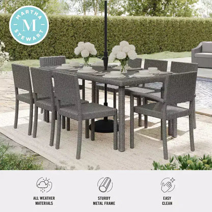 Ensemble de salle à manger intérieur/extérieur Martha Stewart Bedford 9 pièces avec 8 chaises empilables et table de patio 71 po avec plateau en bois composite en osier de rotin