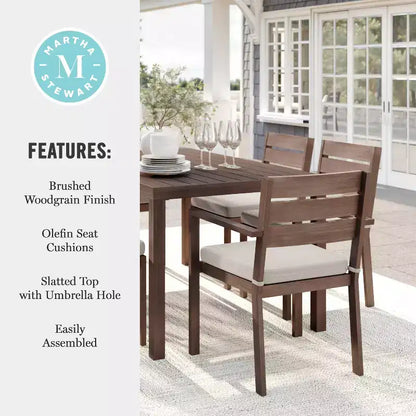Ensemble de patio intérieur/extérieur Martha Stewart Bedford avec table de 62 po et 6 chaises de salle à manger avec finition en aluminium brossé imitation bois et coussins toutes saisons