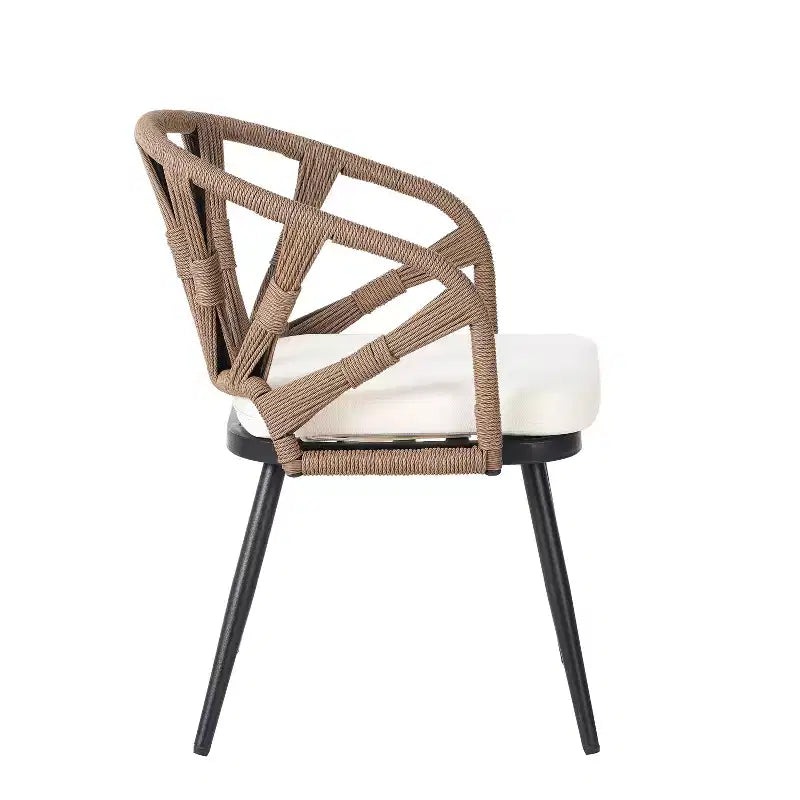 Ensemble extérieur contemporain Whisen avec chaises en rotin PE et table en bois synthétique, idéal pour les jardins et les pelouses