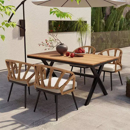 Ensemble extérieur contemporain Whisen avec chaises en rotin PE et table en bois synthétique, idéal pour les jardins et les pelouses