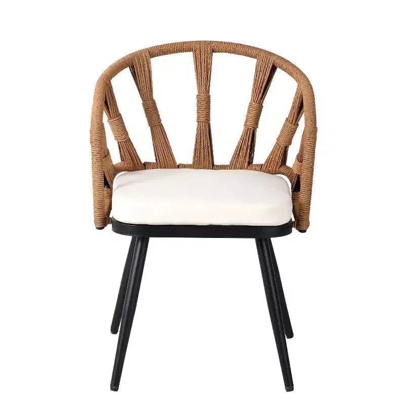 Ensemble extérieur contemporain Whisen avec chaises en rotin PE et table en bois synthétique, idéal pour les jardins et les pelouses