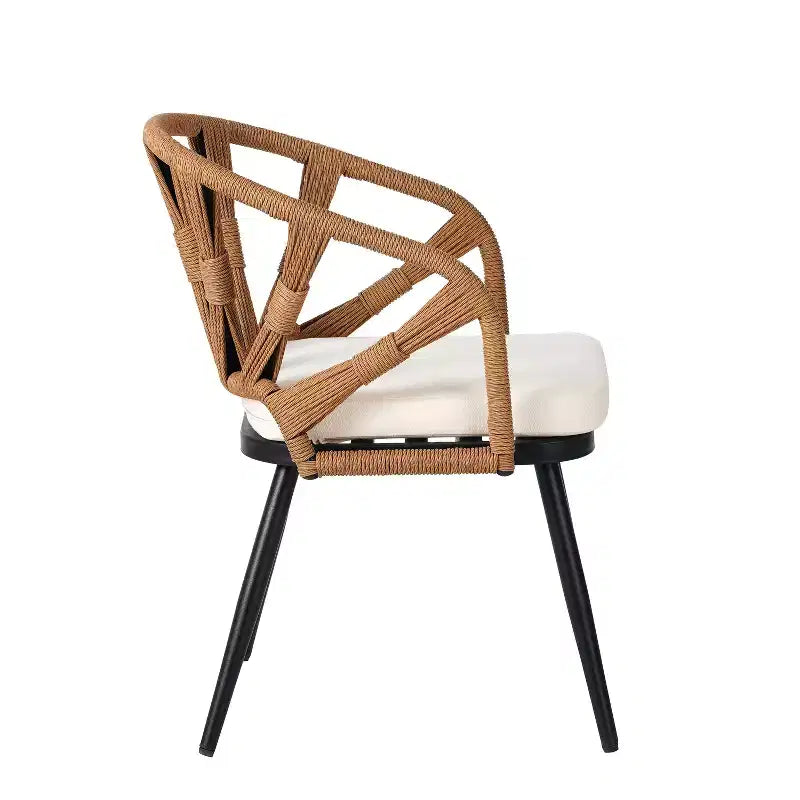 Ensemble extérieur contemporain Whisen avec chaises en rotin PE et table en bois synthétique, idéal pour les jardins et les pelouses