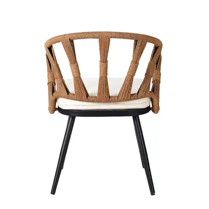 Ensemble extérieur contemporain Whisen avec chaises en rotin PE et table en bois synthétique, idéal pour les jardins et les pelouses