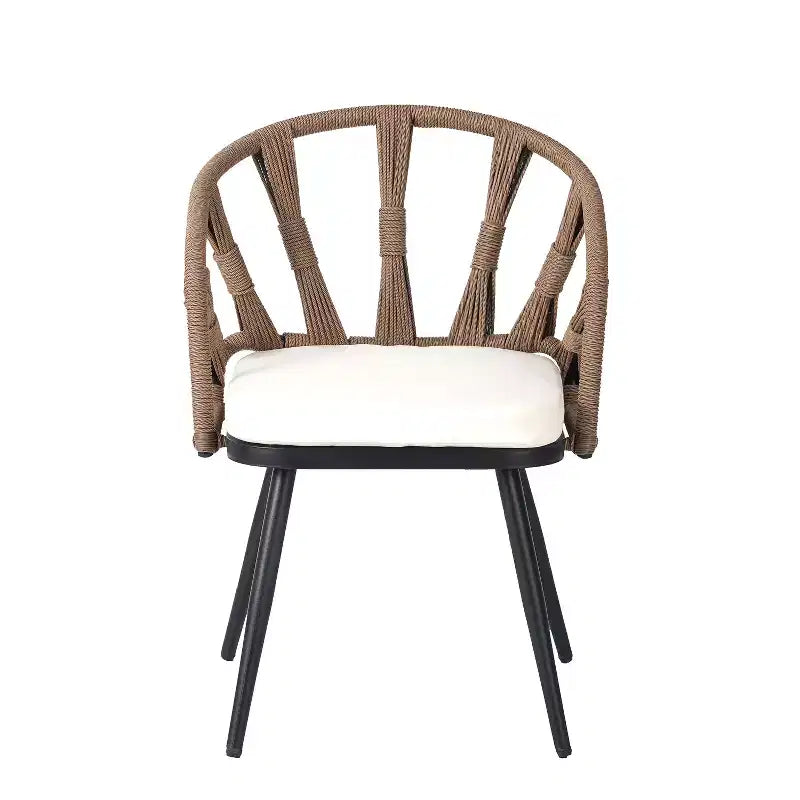 Ensemble extérieur contemporain Whisen avec chaises en rotin PE et table en bois synthétique, idéal pour les jardins et les pelouses