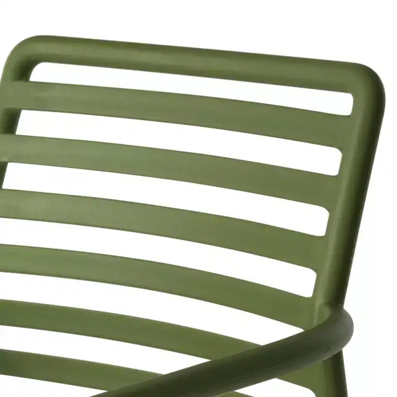 WestinTrends Playa Set Tavolo da Pranzo da 5 Pezzi per Interni ed Esterni in Metallo con Sedie da Giardino Impilabili in Plastica con Braccioli