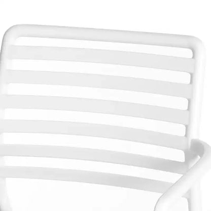 WestinTrends Playa Set Tavolo da Pranzo da 5 Pezzi per Interni ed Esterni in Metallo con Sedie da Giardino Impilabili in Plastica con Braccioli