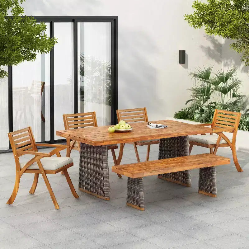 Christopher Knight Home Clara Ensemble de salle à manger d'extérieur rustique 6 pièces en rotin et bois d'acacia à lattes avec coussins