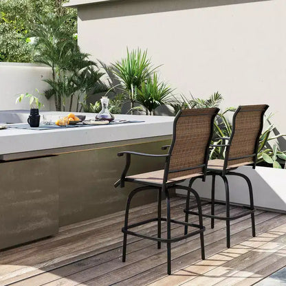 Lot de 2 tabourets de bar pivotants d'extérieur avec accoudoirs, chaises de terrasse hauteur bar avec cadre en acier pour balcon, bord de piscine