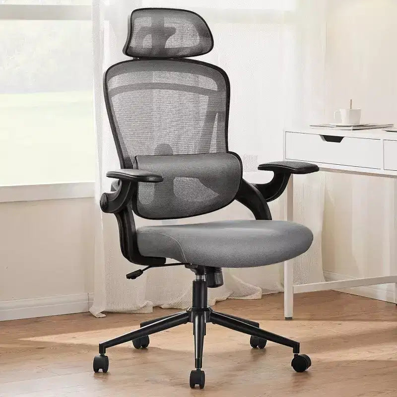 Sedia da ufficio ergonomica in rete con schienale alto, supporto lombare e poggiatesta regolabili, braccioli ribaltabili, portata 125 kg