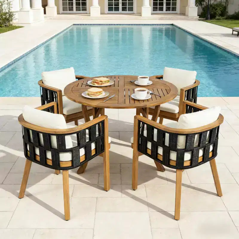 Ensemble de salle à manger de patio en bois d'acacia ModernLuxe, table de salle à manger d'extérieur et 4 fauteuils en corde tressée avec coussins crème, teck+noir