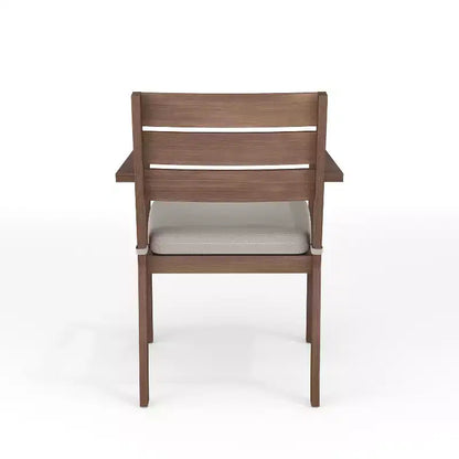 Set da patio in alluminio Martha Stewart Bedford da 5 pezzi, 4 poltrone da pranzo impilabili con cuscini, tavolo rotondo con base a cavalletto da 36 pollici, finitura spazzolata effetto legno