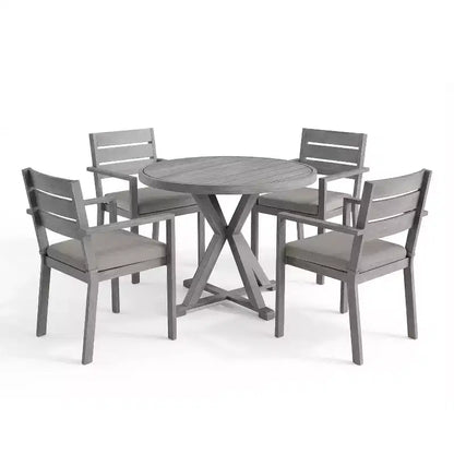 Set da patio in alluminio Martha Stewart Bedford da 5 pezzi, 4 poltrone da pranzo impilabili con cuscini, tavolo rotondo con base a cavalletto da 36 pollici, finitura spazzolata effetto legno