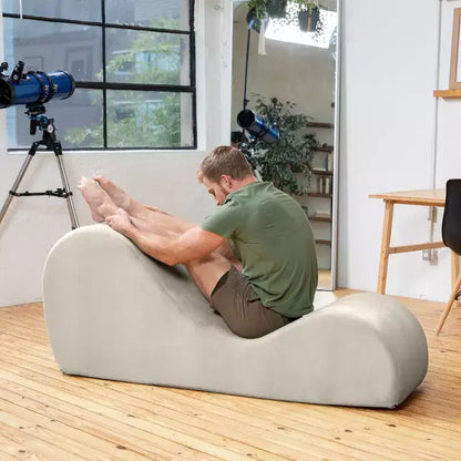 Avana Chaise Longue Elegante per Yoga - Prodotto negli USA - Ottima per Stretching, Rilassamento, Esercizi e Altro, 60P x 18L x 26A pollici, Grigio Chiaro