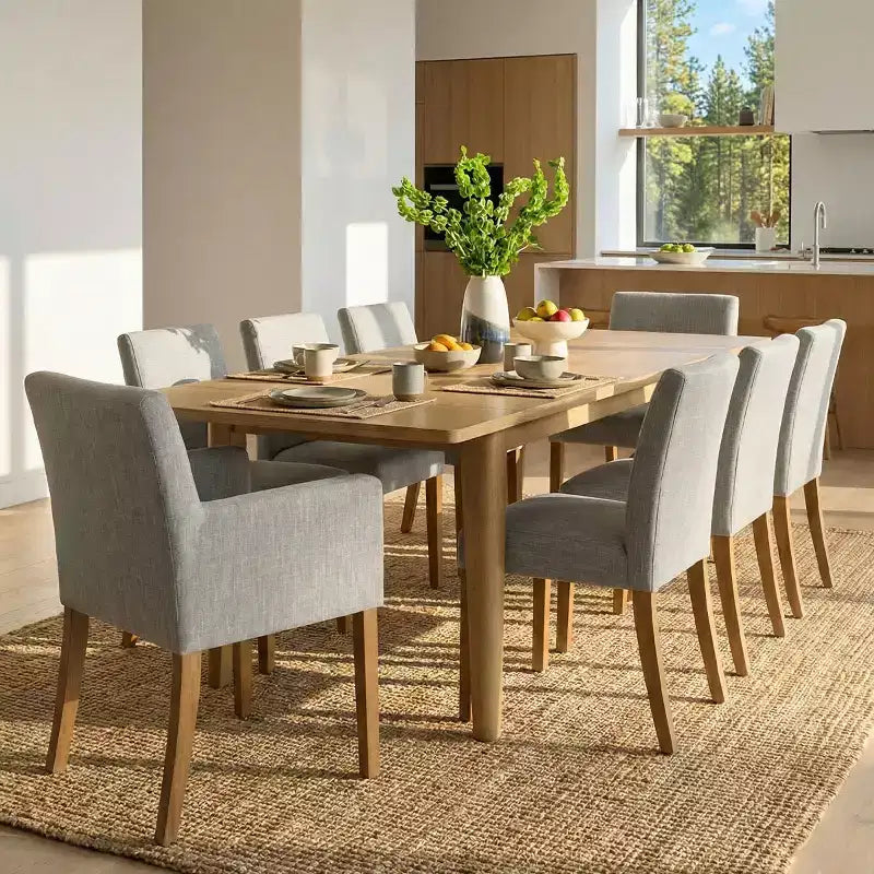 Set da pranzo da 9 pezzi con prolunga, include 6 sedie senza braccioli e 2 poltrone in lino neutro, gambe in legno massello, stile moderno-Panipeachy