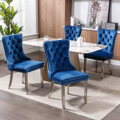 Set di 2 sedie da pranzo contemporanee imbottite in velluto grigio trapuntato in legno massello con gambe placcate in acciaio inossidabile cromato e finiture con borchie