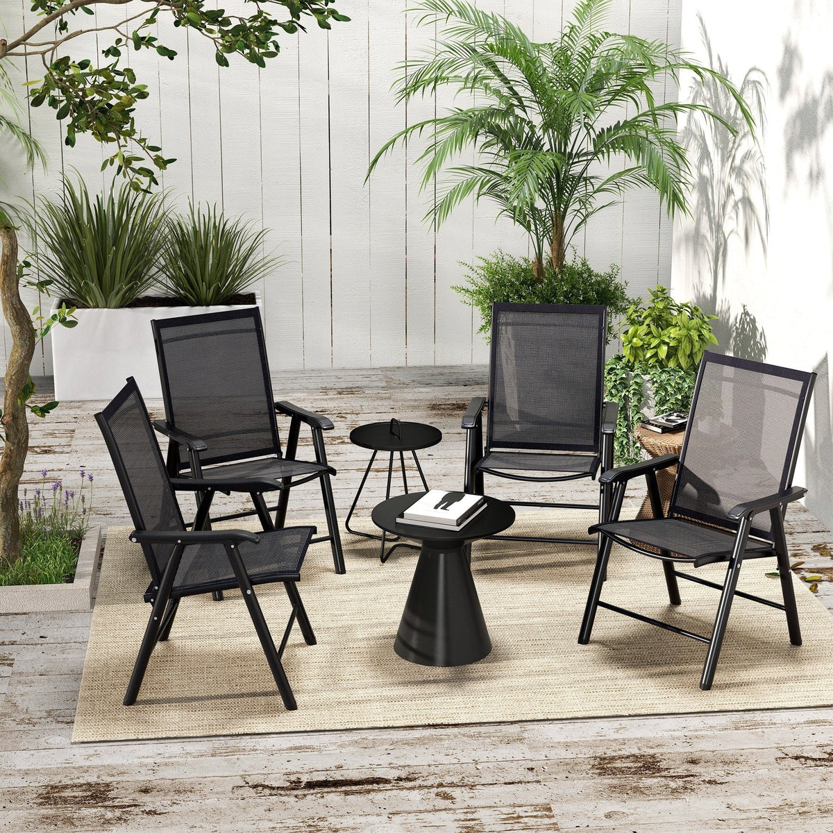 Set di 4 sedie pieghevoli Outsunny per patio, dal design semplice ed elegante, comode per terrazza, giardino, cortile e viaggio
