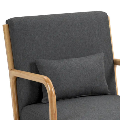 Poltrona imbottita con cuscini