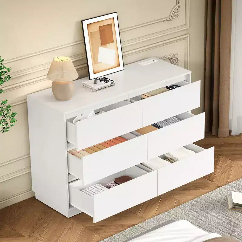 Cassettiera da 47 pollici a 6 cassetti per camera da letto con stazione di ricarica