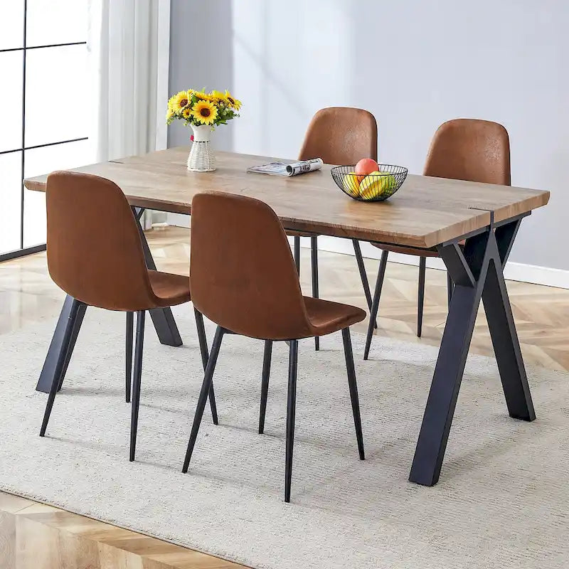 Moderno set da pranzo con tavolo rettangolare nero con base a forma di A e sedie con schienale rotondo