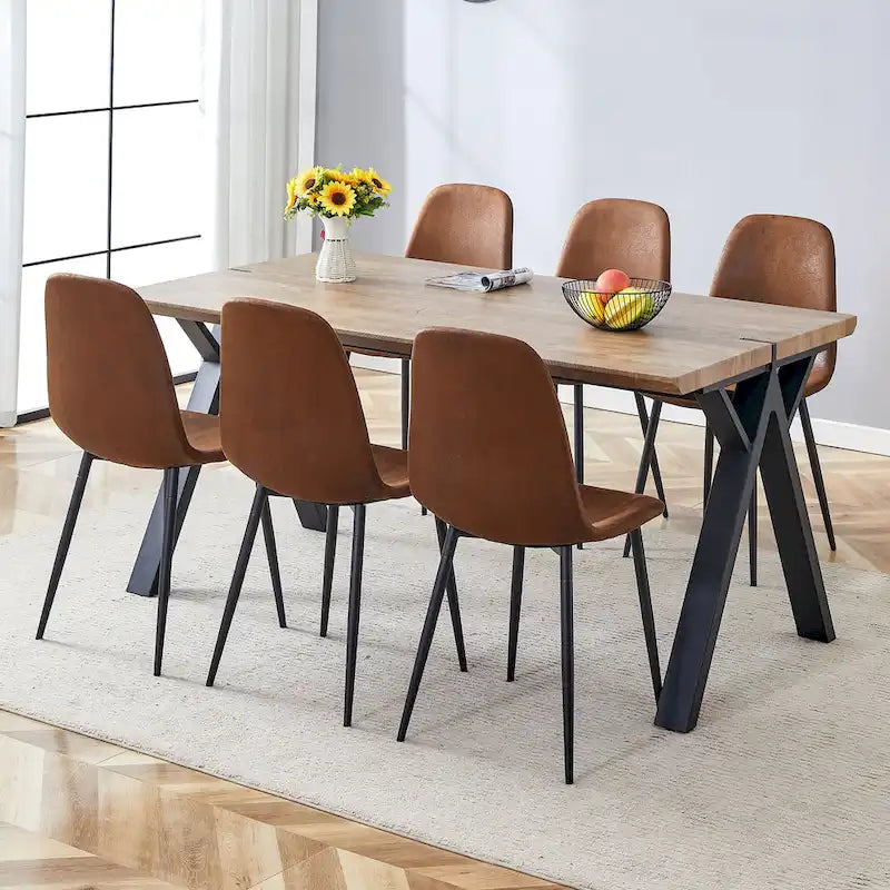 Moderno set da pranzo con tavolo rettangolare nero con base a forma di A e sedie con schienale rotondo