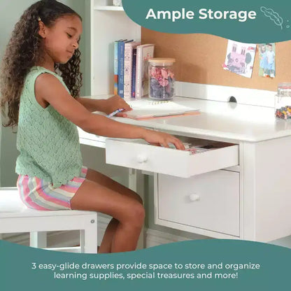 Set Scrivania e Sedia per Bambini Guidecraft Madison con Libreria - Bianco: Scrivania da Scrittura in Legno per Bambini con Contenitore, Tavolo da Studio in Legno per Bambini con Libreria