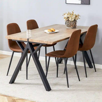 Moderno set da pranzo con tavolo rettangolare nero con base a forma di A e sedie con schienale rotondo