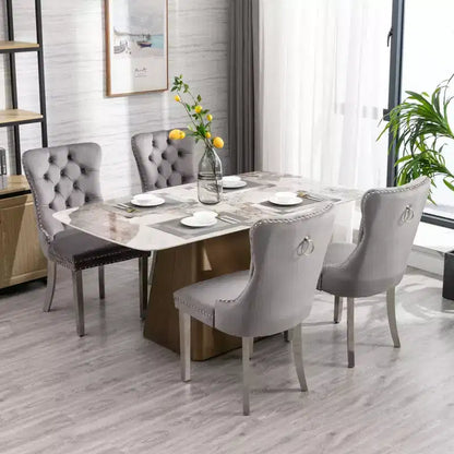 Set di 2 sedie da pranzo contemporanee imbottite in velluto grigio trapuntato in legno massello con gambe placcate in acciaio inossidabile cromato e finiture con borchie