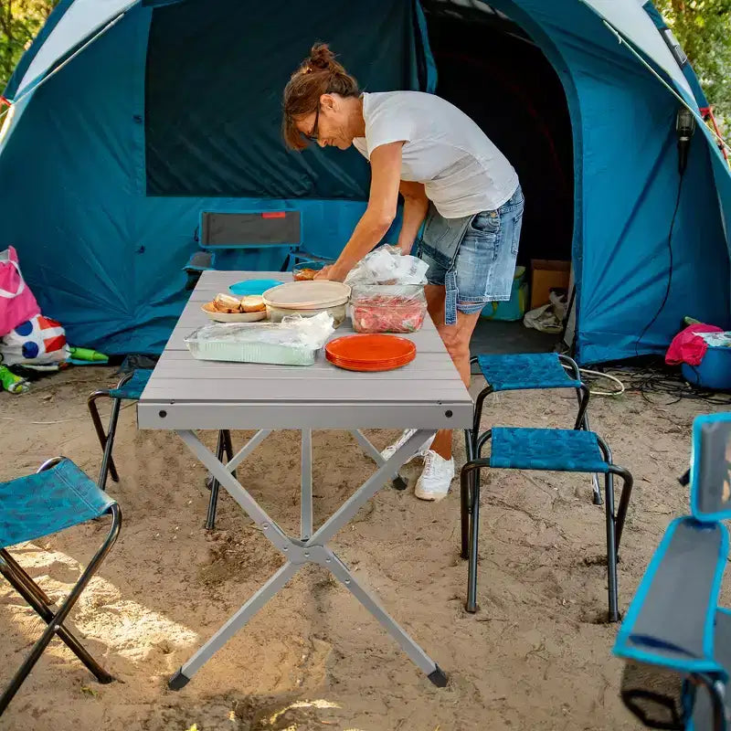 Tavolo da campeggio portatile in alluminio Costway per 4-6 persone, leggero, pieghevole, grigio/marrone
