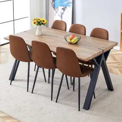 Moderno set da pranzo con tavolo rettangolare nero con base a forma di A e sedie con schienale rotondo
