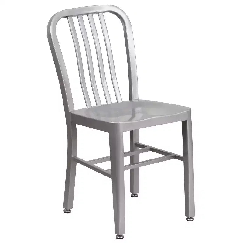 Set Tavolo Tondo in Metallo Emma and Oliver di Grado Commerciale da 30 per Interni ed Esterni e 4 Sedie con Schienale a Doghe