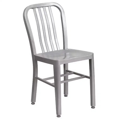 Set Tavolo Tondo in Metallo Emma and Oliver di Grado Commerciale da 30 per Interni ed Esterni e 4 Sedie con Schienale a Doghe