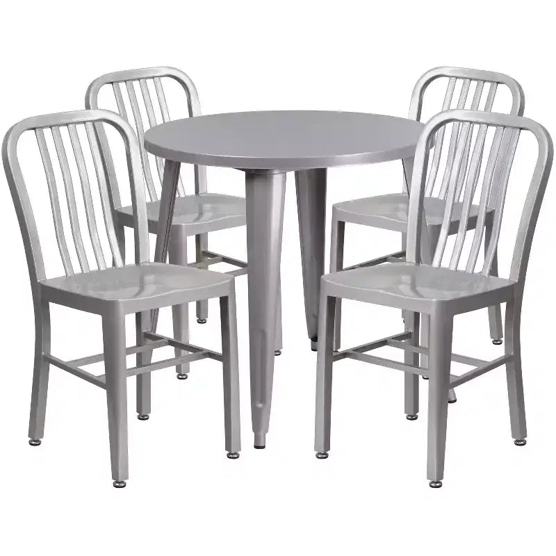 Set Tavolo Tondo in Metallo Emma and Oliver di Grado Commerciale da 30 per Interni ed Esterni e 4 Sedie con Schienale a Doghe